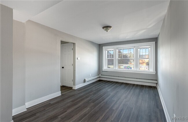 Photo - 1225 Hertel Ave