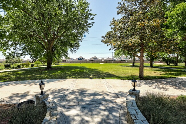Photo - 1501 E Cedar Lane Rd