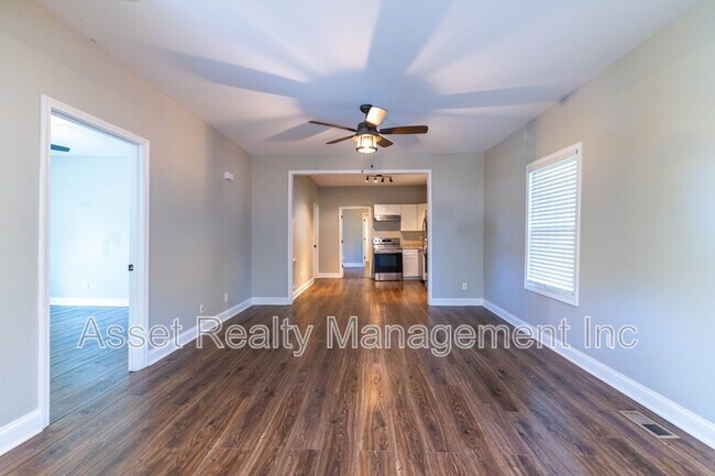 Photo - 1715 Fay St
