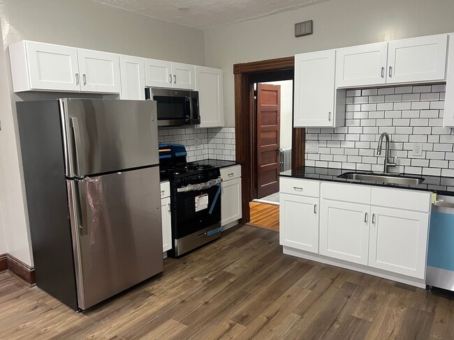 Photo - 93 Newton St