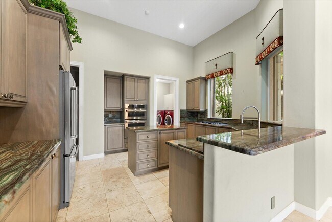 Photo - 7081 Mallorca Crescent