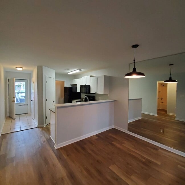 Photo - Claypond Village