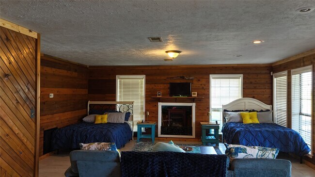 Photo - 393 Mason Loop