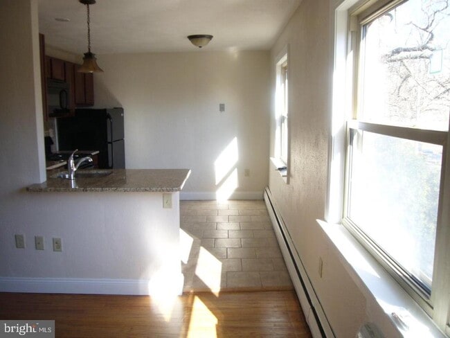 Building Photo - 231 Sharpless St Unit 3A