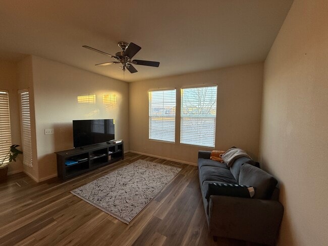 Photo - 8081 Elk River Vw