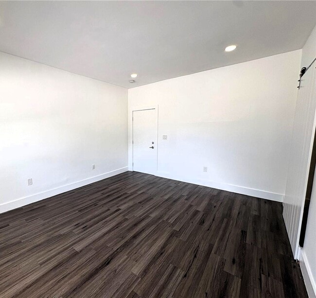 Photo - 3237 SW 4th St Unit 6