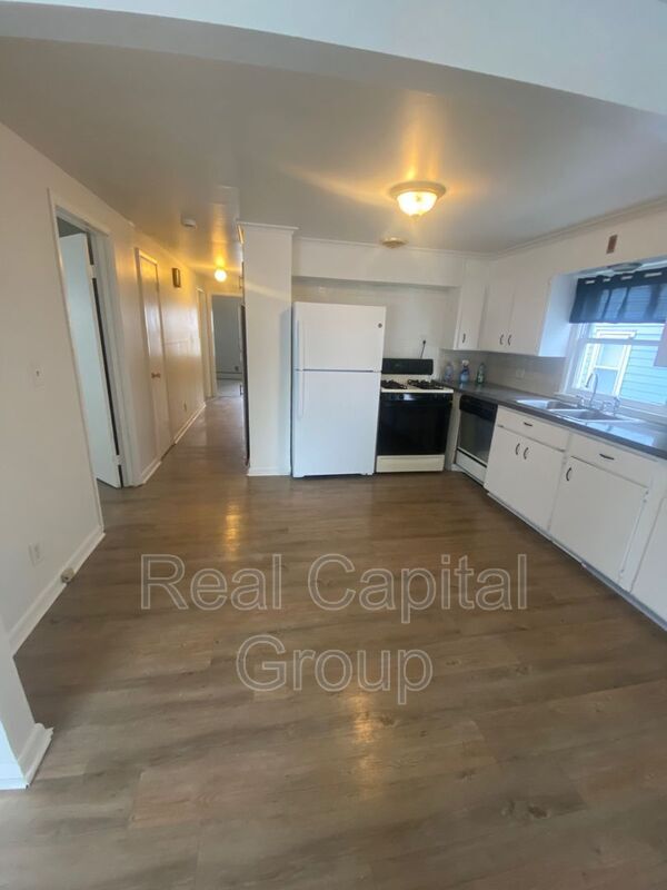 Photo - 180 Euclid Ave Unit 1