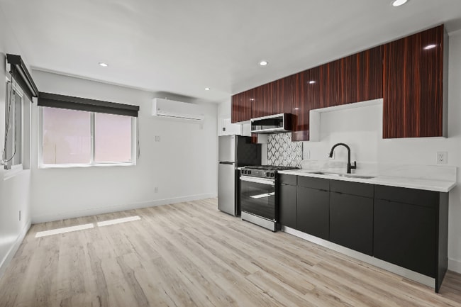 Photo - 111 Normandie Ave Unidad 6