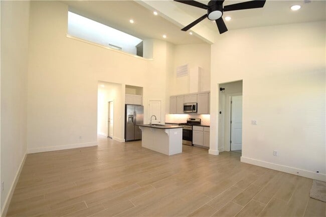 Photo - 460 Azurite Rd