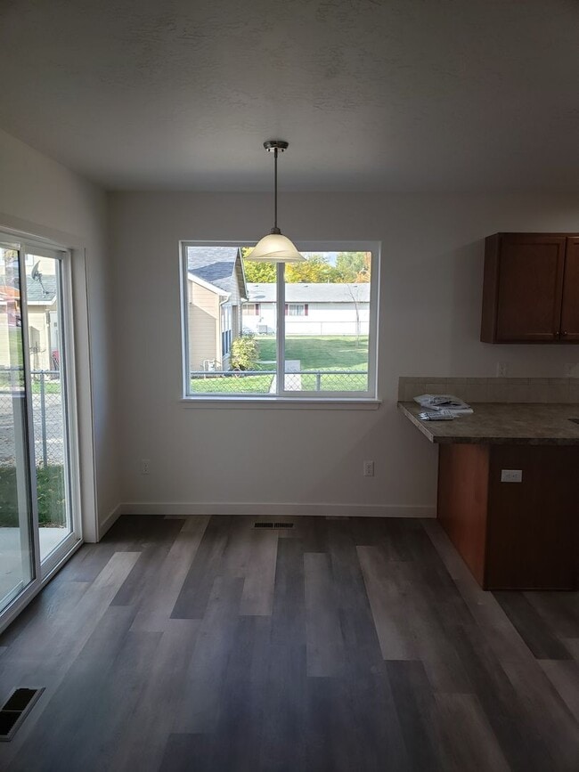 Photo - 235 High St Unit 235  B