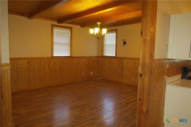 Photo - 202 S Mesquite St