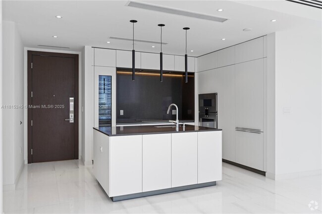 Building Photo - 300 Biscayne Blvd Way Unit 1004 Rental