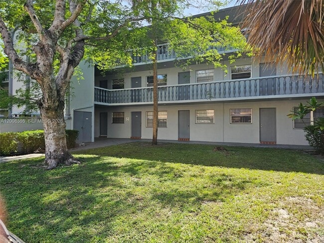 Building Photo - 900 Tallwood Ave Unit 207
