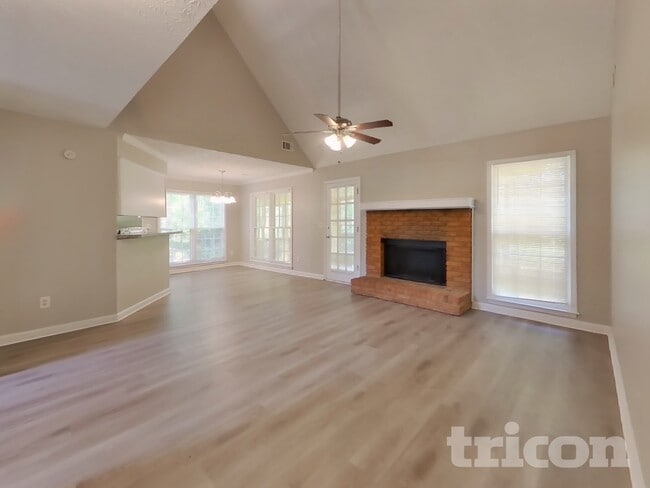 Photo - 2651 Laurel Woods Ln SE