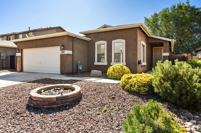Building Photo - 1531 Essex Way Rental