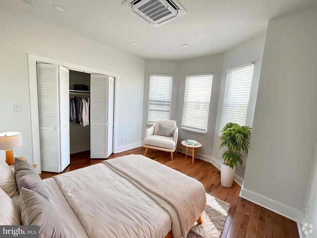 Building Photo - 309 S 60th St Rental