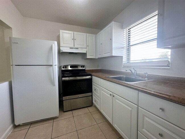 Photo - 928 S Federal Hwy Unidad 20