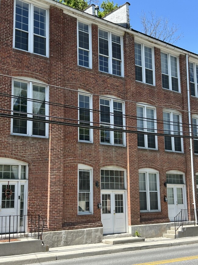 Building Photo - 47 Baltimore ST Unit G