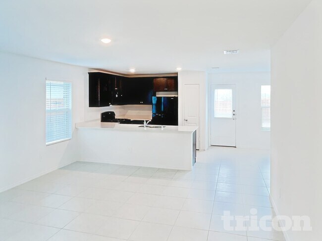 Photo - 707 Odlozil Ln