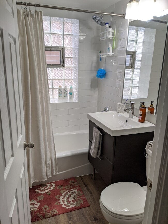bathroom - 6626 W Devon Ave Unit 1