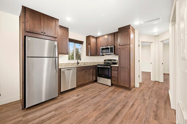 Kitchen - 1335 SE Jetty Ave Unit A5