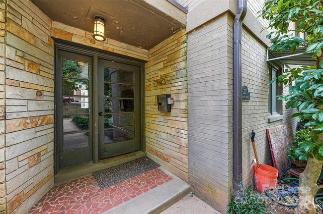 Photo - 227 N Dotger Ave