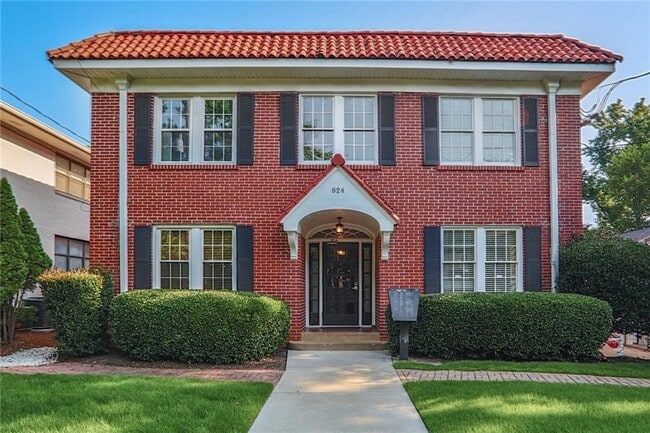 Building Photo - 824 Greenwood Ave NE Unit 8