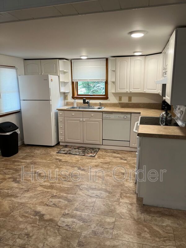 Photo - 144 Chestnut St