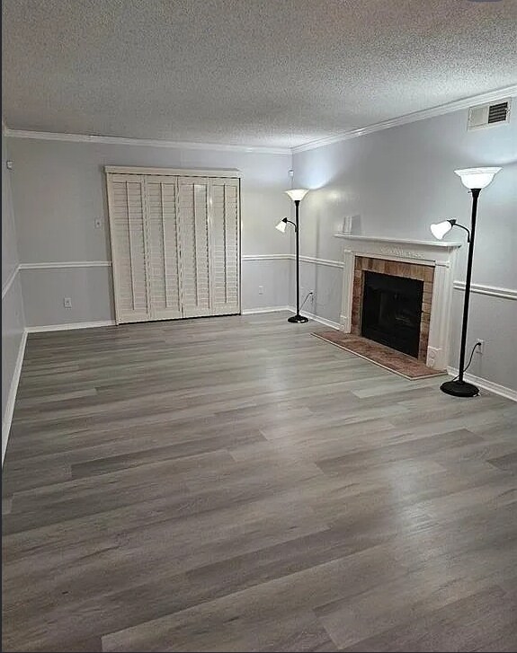 Photo - 1250 Henckley Ave