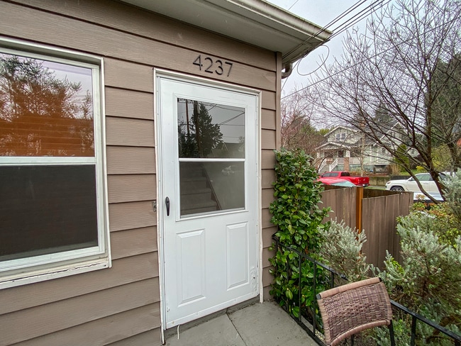 Photo - Lovely 1Bd + 1Ba in NE Portland!! Biker’s Paradise Near Mississippi Ave!!