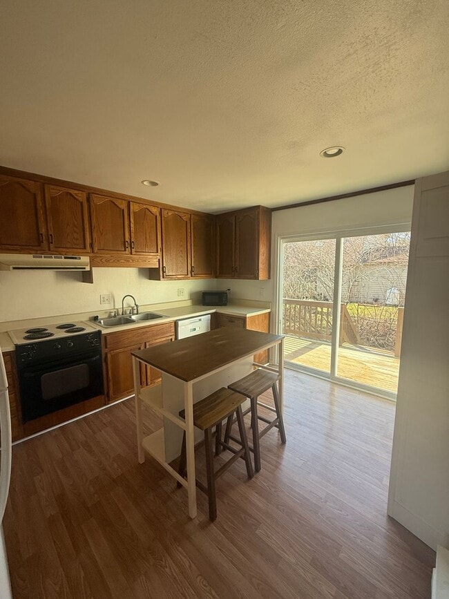 Photo - 228 Adams Ln