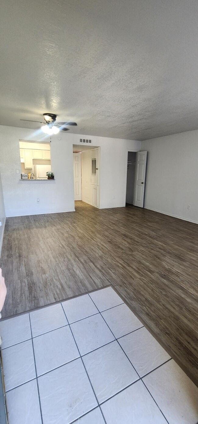 Photo - Hillside Chateau Apartments