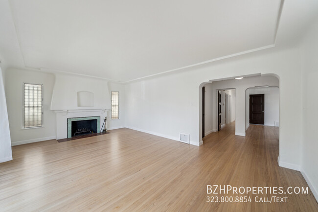 Charming Duplex in McCarthy Circle – Class... - Charming Duplex in McCarthy Circle – Class... Apartment