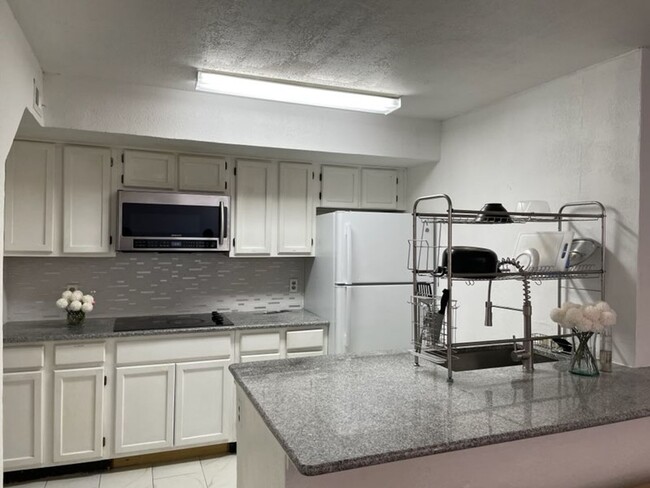 CM Realty LLC - CM Realty LLC Apartment Unit 9831 Walnut Street P206