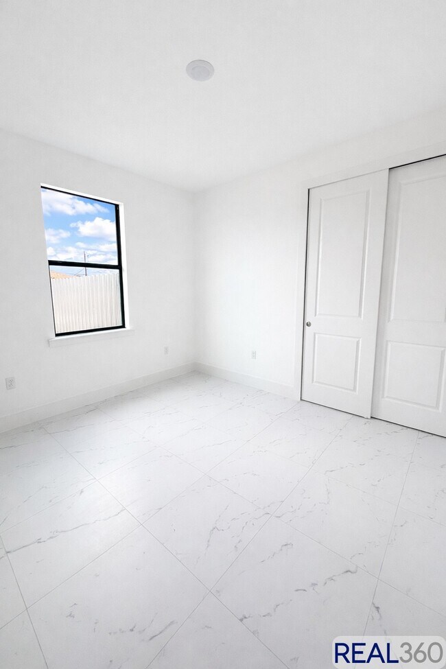 Photo - 2416-2418 Xelda Ave N Unit 2418