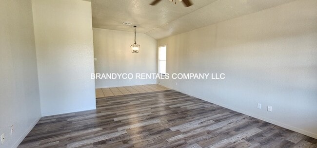 Photo - 5124 Daybreak Dr