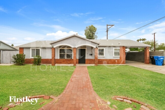 Building Photo - 3250 N 26th Pl