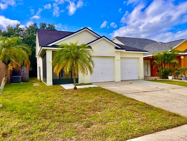 Beautifully Updated 4 bed 2 bath 2 car gar... - Beautifully Updated 4 bed 2 bath 2 car gar...