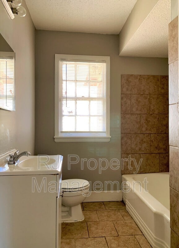 Photo - 673 S Greer St