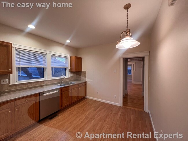 Building Photo - 110 W Quincy St Unit 2 Rental