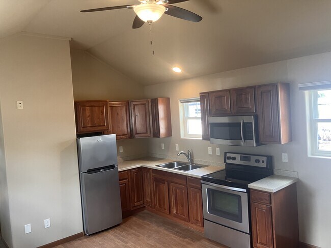 Photo - 111 E Cottonwood Dr