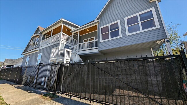 Photo - 702 Paschall St
