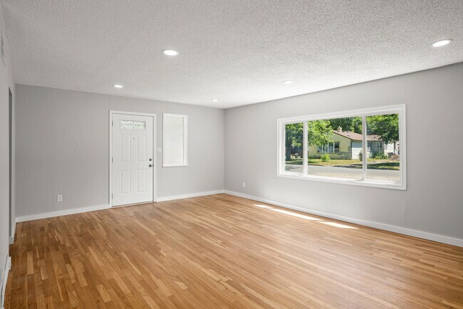 Photo - 215 SW 131st Ave