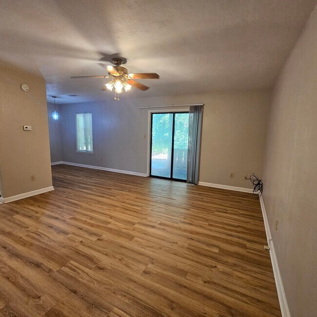 Photo - 3687 Donovan Dr House