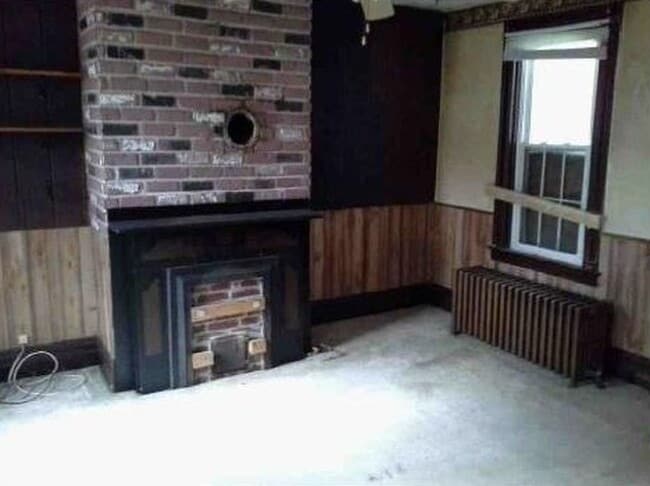 Photo - 164 E Main St