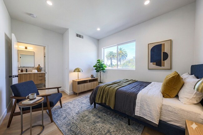 Photo - 2010 S Dunsmuir Ave Unit 2012