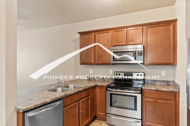 Photo - Bright 3 Bedroom, 3.5 Bathroom End Unit Townhouse with Finished Basement, AC and Washer/Dryer
