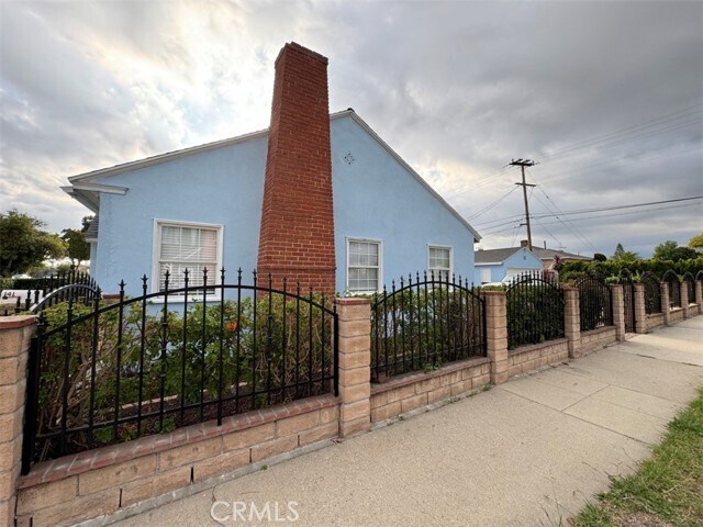 Photo - 141 W Fairview Ave