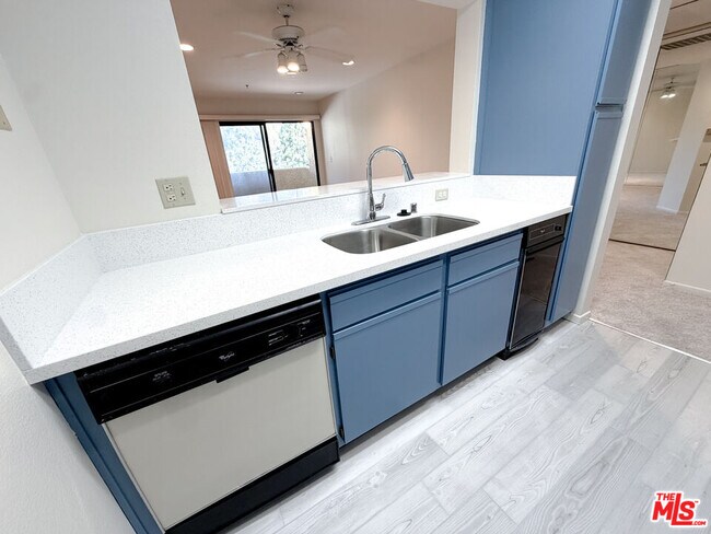 501 Palisades Dr Unit 317