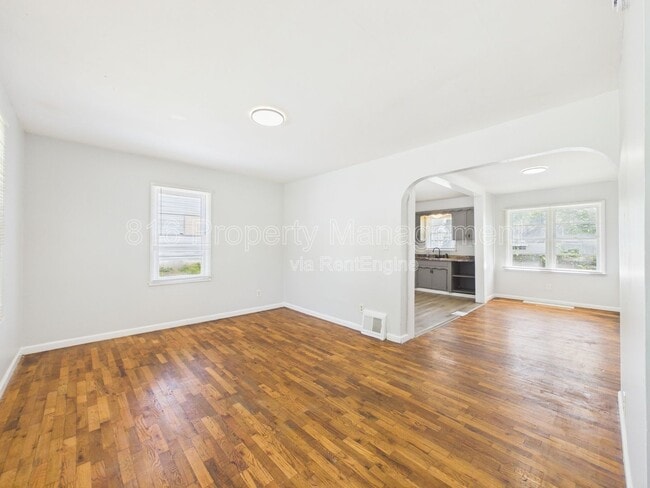 Photo - 10323 East 20th St S